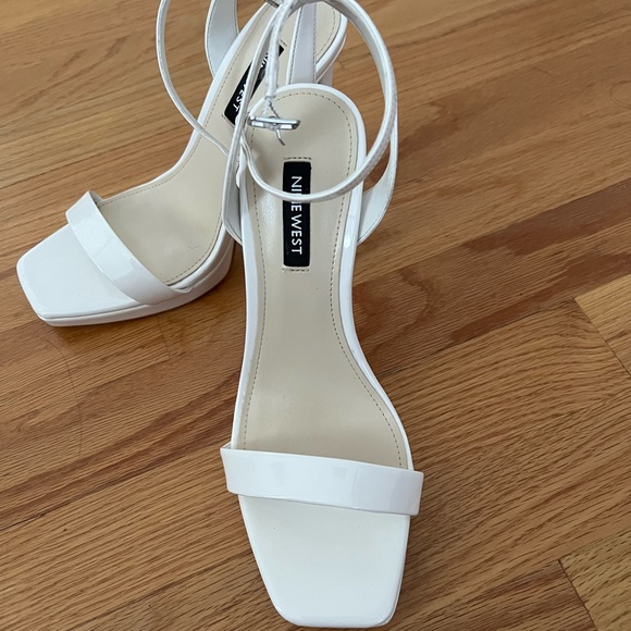 Nine West white high hill sandals - Picture 3 of 4